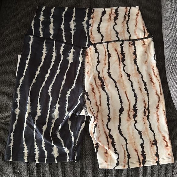 Sage Collective Duality Tie Dye Color block Bike Shorts Size M - Picture 5 of 5